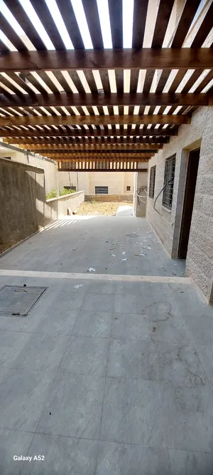 3 Bedrooms . 3 Bathrooms . 170 m23
