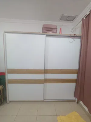 الاثاث بحاله ممتازه