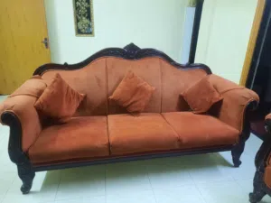 طقم كنب بحاله جيده للبيع