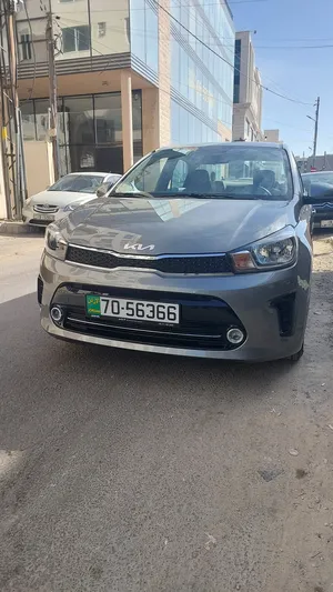 Sedan Kia in Amman