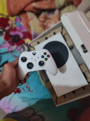 اكس بوكس سيريس اس 512GB بحالة ممتازة مع كيم باس مجانا شهر