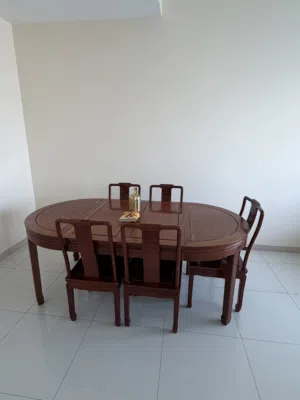 طاولة طعام