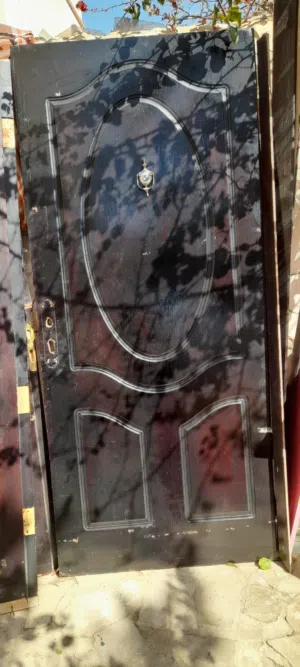 باب خشب للبيع