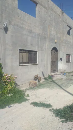 200 m2 5 Bedrooms Townhouse for Sale in Nablus Qusin