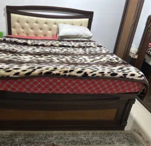 للبيع غرفة نوم تفصيل