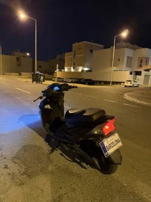 للبيع سكوتر كهربائي 180 وقابل