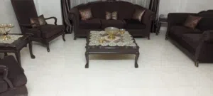 طقم كنب 7 مقاعد خشب زان مع طربيزات للبيع المستعجل