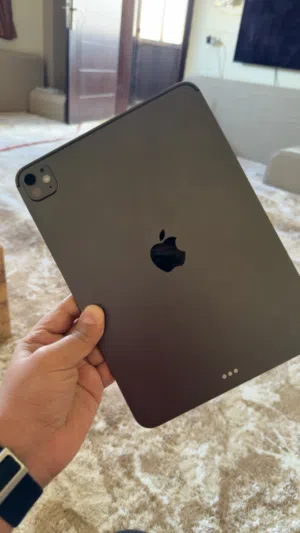 للبيع iPad Pro 11-inch M5 سعة 512GB – استخدام 4 أيام فقط