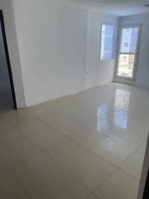 للإيجار شقه في حولي