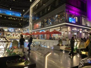 محل للبيع متأجر لمده 3 سنين بيدخل ايجار 119,000 الف شهريا