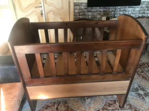 سرير اطفال مستعمل