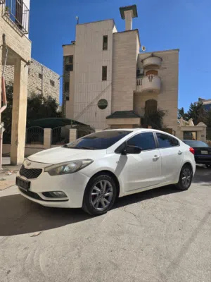 كيا سيراتو 2013 اصل اجار فحص نضيف  ماتور 1600 توماتيك ترخيص وتامين طويل