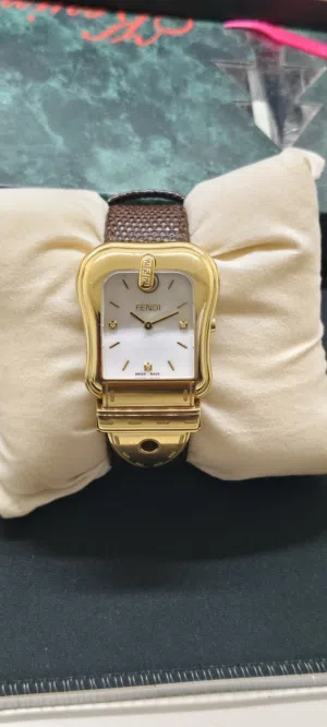 Fendi Mother of Pearl Gold Plated Stainless Steel Leather B.Fendi 3800G Women's Wristwatch 33 mm Q