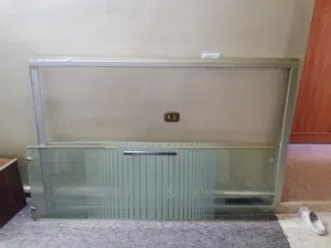 شور بكس مع زجاج سكري