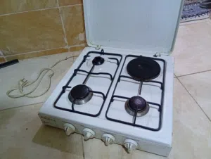 غاز 4 عيون وحده كهرباء و3 غاز