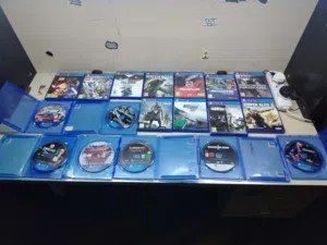 سيديات بلاي ستيشن 4 للبيع اقرا الوصف