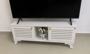 طاولة تلفزيون مودرن للبيع