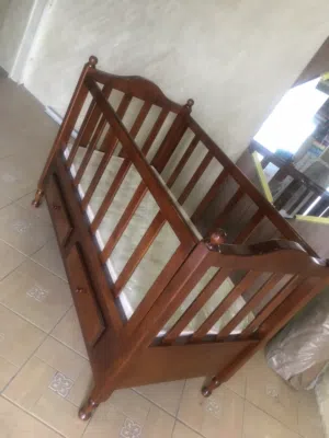 تخت بيبي خشب سويد صولد نخب اول مكفول