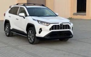 Rav4 الوحيدة في السلطنه والخليج