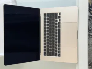 ماك بوك إير 15 بوصة (MacBook Air 15) بشريحة M3 - جديد غير مستخدم Brand New macbook air unused