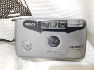 كاميرا كونيكا الأسطورية Konica Big Mini SR BM-100 (عشاق الفينتاج والتصوير التناظري).