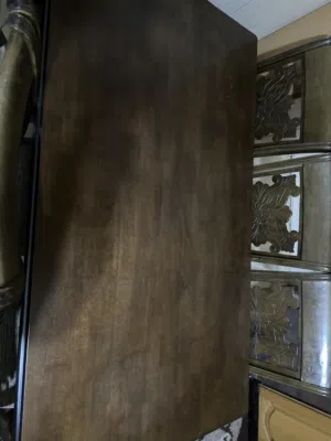 طاولة طعام مستعملة