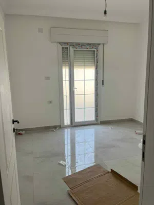 شقه للبيع طابق الثالث