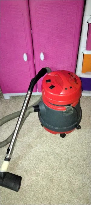 مكنسه كهربائيه بحاله ممتازه للبيع