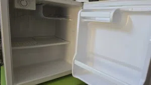 ثلاجه مستعملة  نظيفه  شغاله احسن مايكون