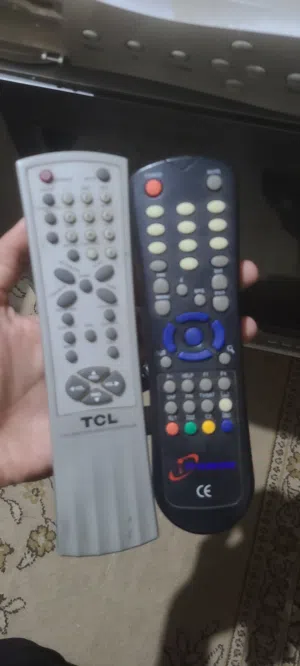 تلفزيون قديم مستخدم نضيف