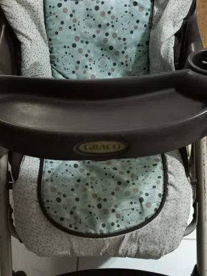 عرباية اطفال ماركة جراكو وضعها ممتاز