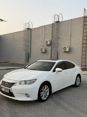 للبيع لكزس ES 350 خليجية 2014 معه مفتاحين