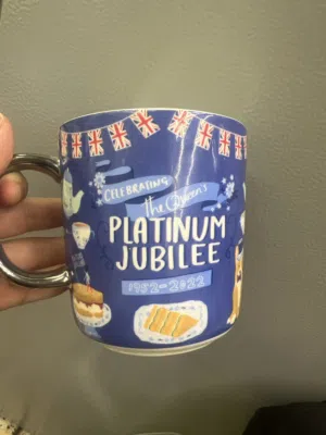 كوب برطاني إليزابيث الثانية (Platinum Jubilee