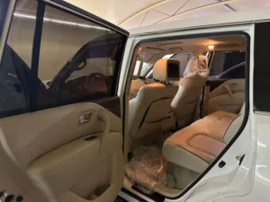 Nissan patrol SE 2013