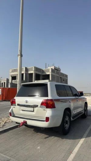 Used Toyota Land Cruiser in Abu Dhabi