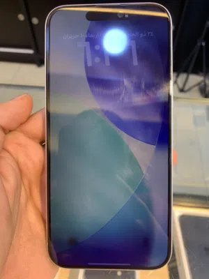 17pro max جديد بس 5 شحنات  256جيجا  100بطاريه اللون السلفر