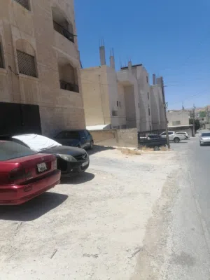 شقه طابق ثالث غرفتين وصاله ومطبخ وحمامين تصلح العائله صغيره عرسان