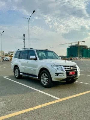 SUV Mitsubishi in Muscat
