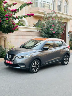 Nissan Kicks Full option Year-2019. Full cover insurance,Botton start, single owner. Zero accident