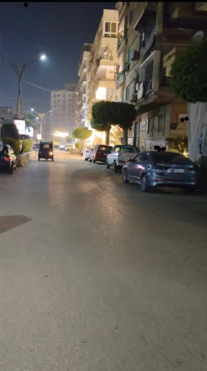 محل للإيجار موقع مميز يصلح لبراندات حلويات أو ملابس أو بنك
