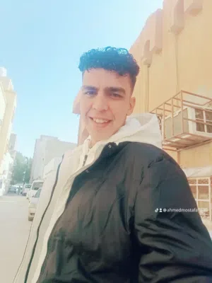 احمد مصطفي 