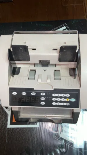 للبيع ماكينة عد نقود (Banknote Counter)