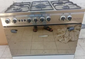 فرن غاز بحالة ممتازة للبيع