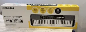 YAMAHA PSR-F52 Digital Keyboard, black with adapter