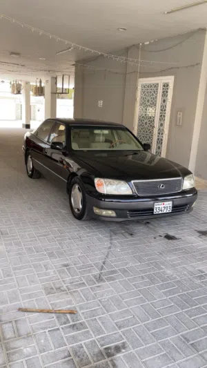 للبيع لكزس LS400 مديل 1999