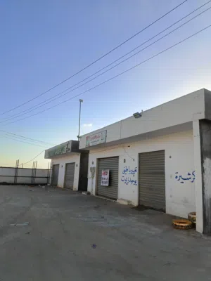محلات للايجار طريق العجيل ازدو الجنوبيه قريب الساحلي موقع استراتيجي