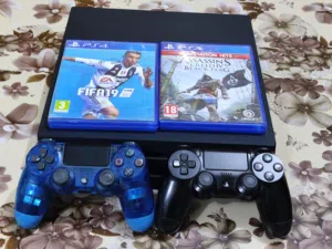 بلي فور برو نضيف مع قرصين و جويستك عدد 2 اصليات وكامل الملحقات