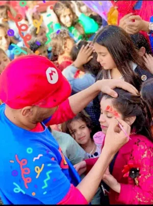 رسم على وجوه الأطفال مهرج رسم على وجه الأطفال