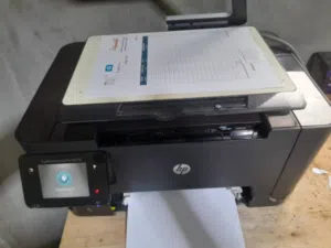 طابعه ليزريه ملونهM275 طابعه ..الات تصوير .اسكنر شغاله ميه ميه استعمال بسيط دار ساريه الخير الاصليه