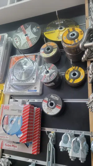 مواد بناء بضاعة محل